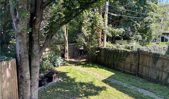 5 Ellwood Pl, Newport, RI 02840