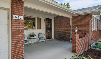 667 S Oswego Ct, Aurora, CO 80012