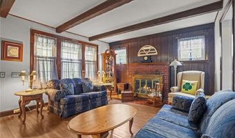 64 Dyer Ave, East Providence, RI 02915