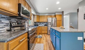 4700 Rural Oaks Dr SE, Alexandria, MN 56308
