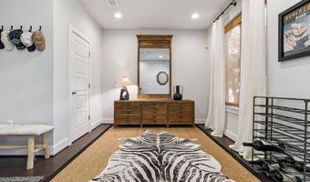 1924 CHAPMAN Ave 10, Rockville, MD 20852