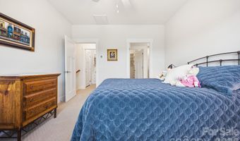 2 Lifestyle Ct, Arden, NC 28704