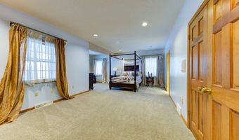 9 University Pl, Amsterdam, NY 12010