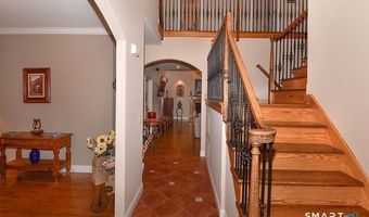 5 Biltmore Ct, Avon, CT 06001