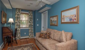 8 Cottage St 2, Newport, RI 02840