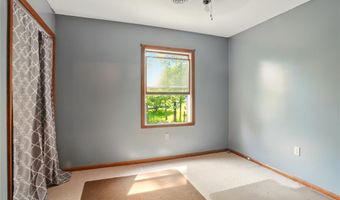 2120 Deerfield Dr, Ashtabula, OH 44004