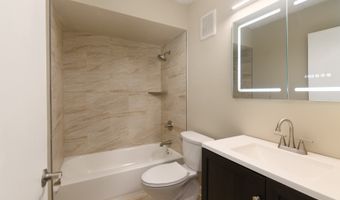 953 N Rohlwing Rd GB, Addison, IL 60101