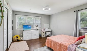 6607 Wenzel Rd, Alton, IL 62002
