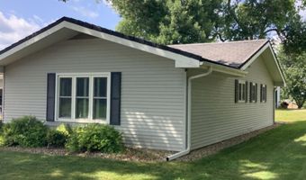 201 2nd Ave, Armstrong, IA 50514