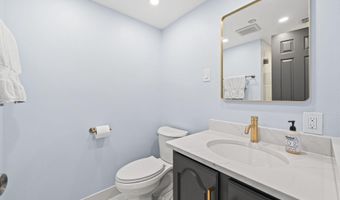 1301 N COURTHOUSE Rd 1807, Arlington, VA 22201