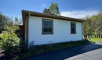 19 Pomeroy Rd, Athens, OH 45701