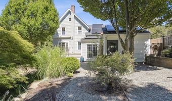 20 School St, Stonington, CT 06355