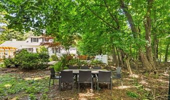 13 Provost Dr, Airmont, NY 10901