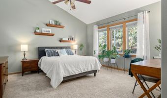 335 NW 17th St, Bend, OR 97701