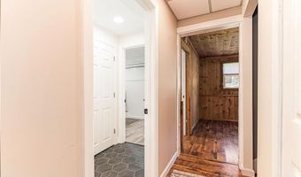 42 Seminole Trl, Cranston, RI 02921