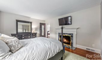 3227 Driftwood Dr, Charlotte, NC 28205
