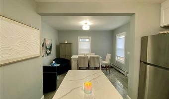 18 Hall Ave, Newport, RI 02840