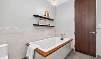 1980 Hillside Dr, Columbus, OH 43221