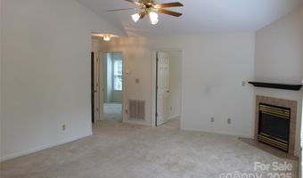 4 Gatehouse Ct, Asheville, NC 28803