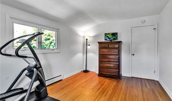 21 Tee Ct, Amherst, NY 14221