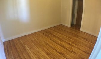 569 Hammond St, Bangor, ME 04401