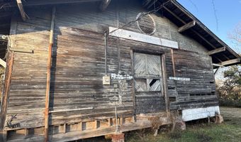 104 CHESTNUT St, Abbeville, SC 29620