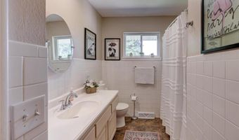 2321 Cherokee Ave, Baxter Springs, KS 66713