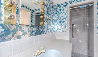 22 Whitewood Dr, Cranston, RI 02920