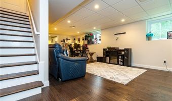 201 Rodman Ln, North Kingstown, RI 02852