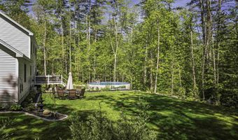 16 Stagecoach Rd, Barrington, NH 03825