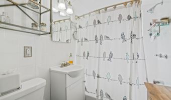 2422 S OAKLAND St, Arlington, VA 22206