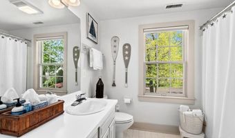 8 Seagate Rd, Darien, CT 06820