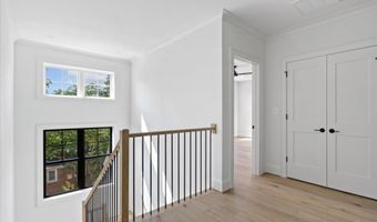 4911 37TH St N, Arlington, VA 22207