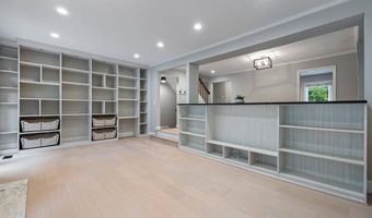 7322 Greentree Rd, Bethesda, MD 20817