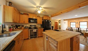 289 Algerie Rd, Becket, MA 01223