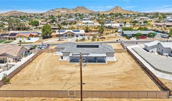 19299 Roanoke Rd, Apple Valley, CA 92307