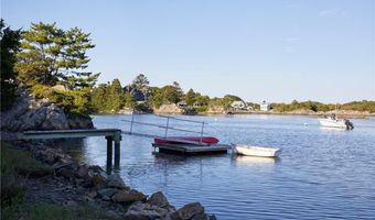 6 Price's Cove Ave, Newport, RI 02840