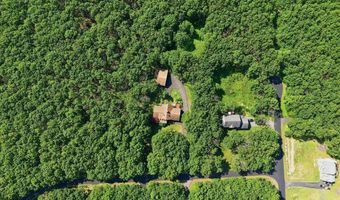 14 E Point Rd, Albrightsville, PA 18210
