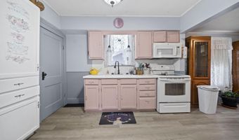 40 Walnut St, Ashville, OH 43103