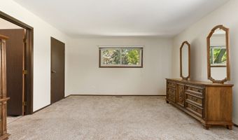 1570 W Goldengate Dr, Addison, IL 60101