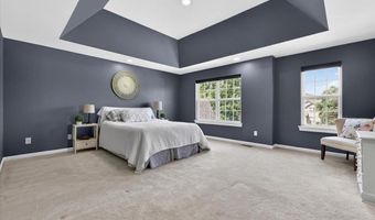 567 Brook Meadow Dr, Ballwin, MO 63021