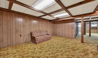 6 Helmsdale Ct, Ballwin, MO 63011
