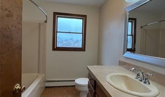 3 Buttonwood St 1, Bristol, RI 02809