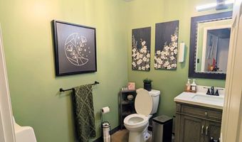 110 E 4th St, Appleton City, MO 64724