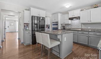 712 Coventry Dr, Albemarle, NC 28001