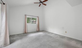 54 Voyagers Ln 54, Ashland, MA 01721