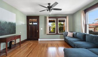 14 Elinora St, East Providence, RI 02915
