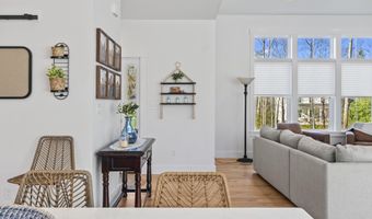 173 Tamrox Dr, Arundel, ME 04046