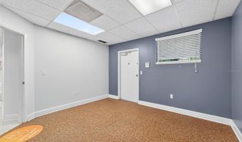 220 N WESTMONTE Dr B, Altamonte Springs, FL 32714