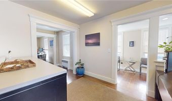 460 E Main Rd, Middletown, RI 02840